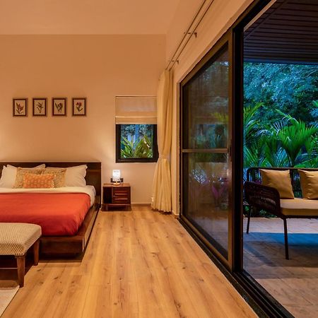 Stayvista At M Villa With Breakfast Included バンガロール エクステリア 写真