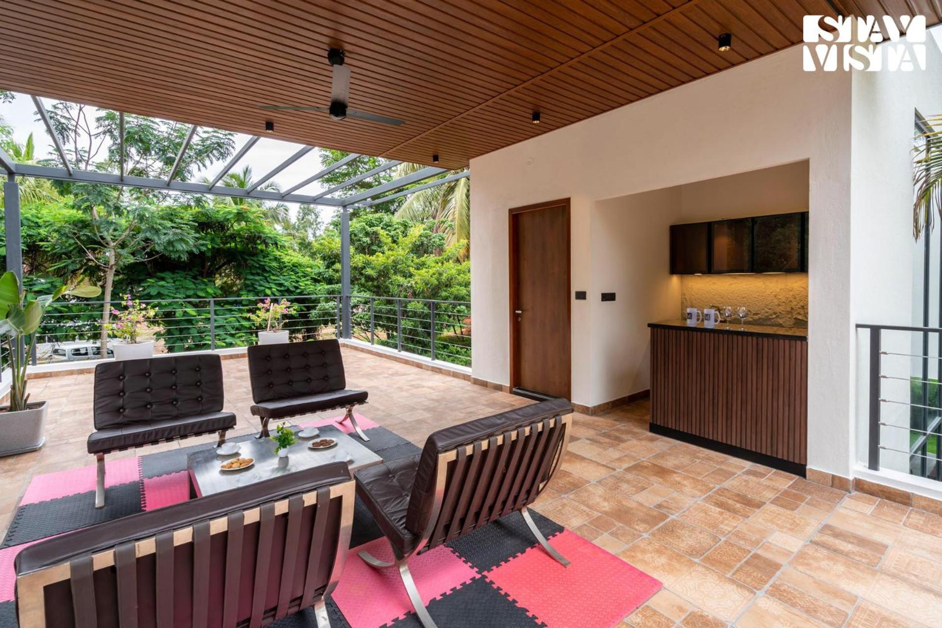 Stayvista At M Villa With Breakfast Included バンガロール エクステリア 写真