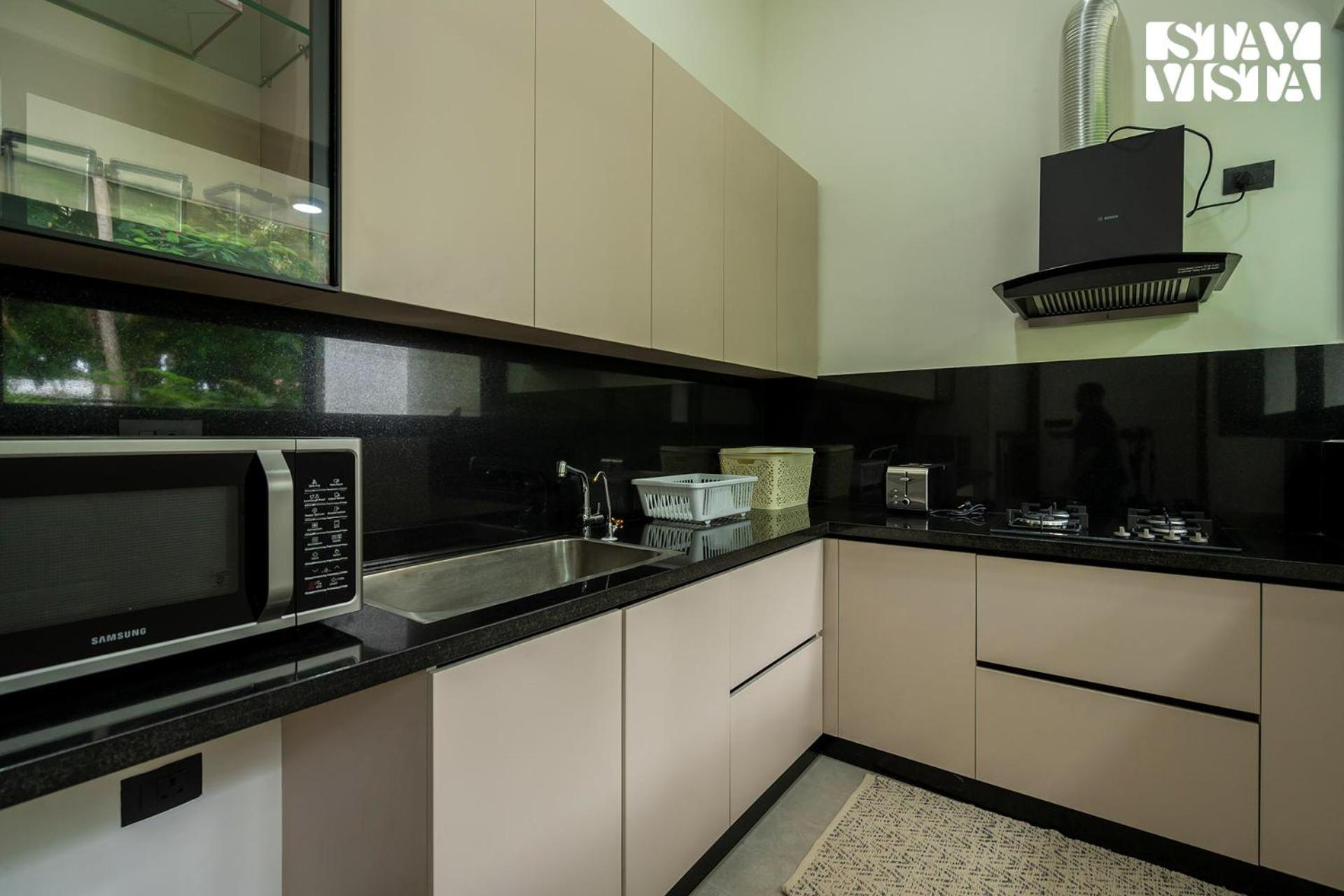 Stayvista At M Villa With Breakfast Included バンガロール エクステリア 写真